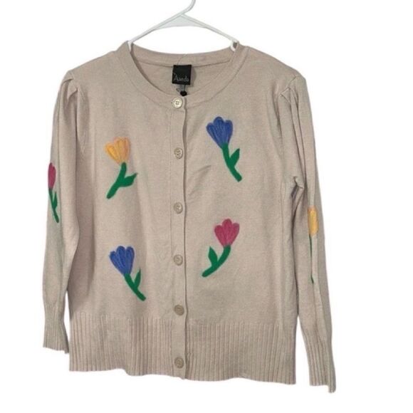 Aaeda Beige Button Front Cardigan (Size Medium) - Picture 2 of 6